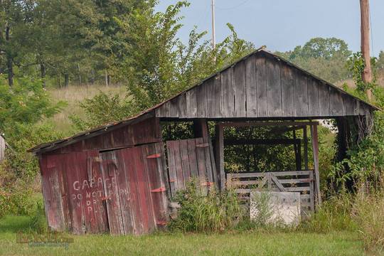 an old shed in the Missouri Ozarks